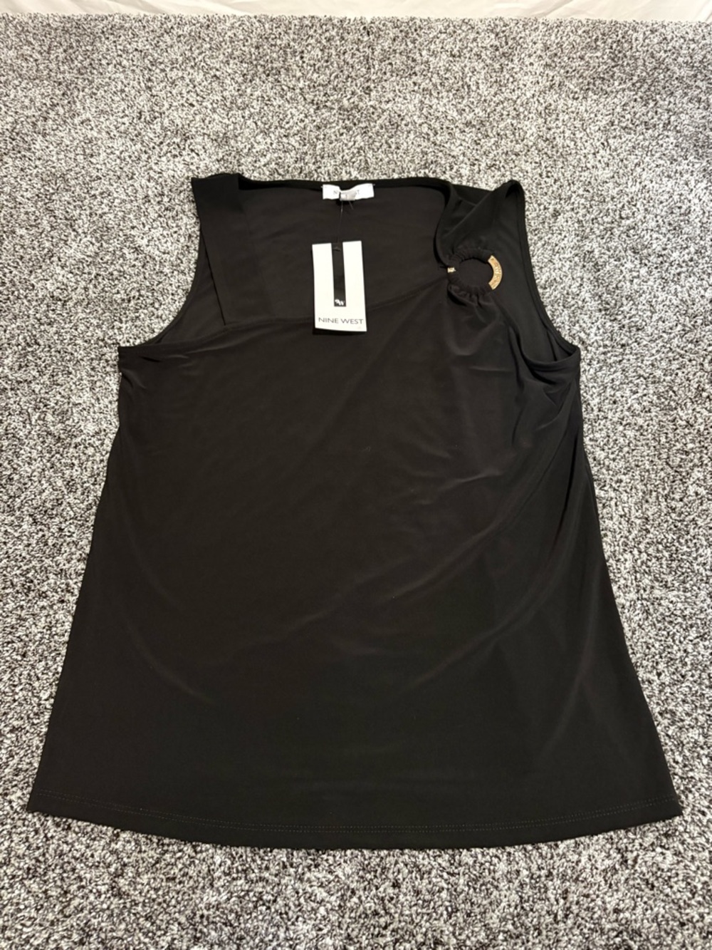 NWT Nine West Black Sleeveless gold Ring-Accent Top size medium